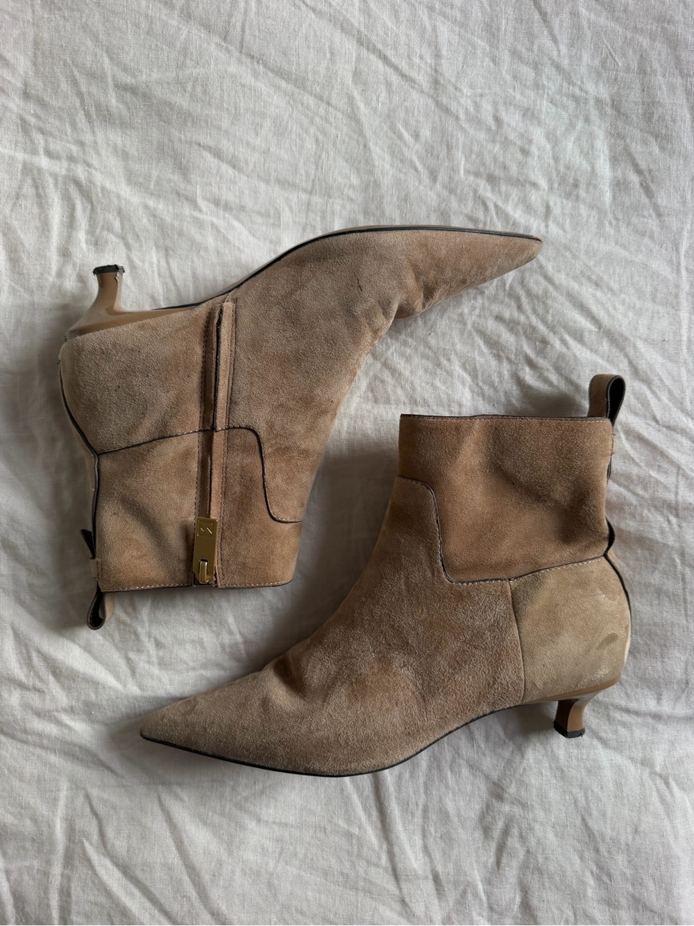 VINCE CAMUTO Suede Booties